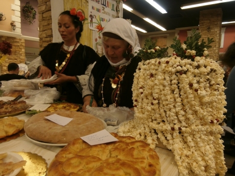 A 3.500 kg round loaf and a pretzel with 34-centimetre hole won the first prizes during the Bread Feast