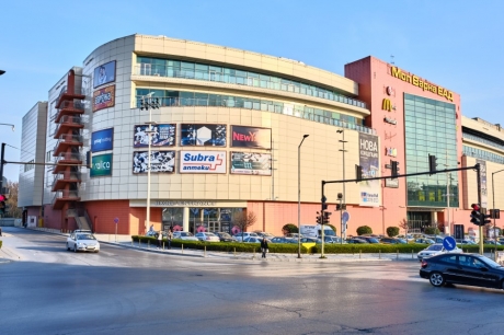 Varna Mall временно затваря врати, работят Аптека Subra, Lily Drogerie, магазин Берьозка и Пекарната