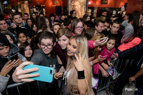 More than an hour of signing autographs and taking selfies with Gery-Nicole and Nasko Kolev after the concert in Mall Varna