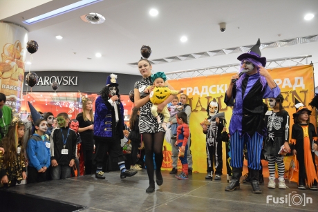 A record: 5-month-old baby marched in the Halloween parade in Mall Varna